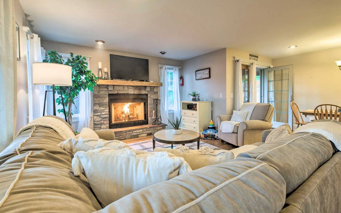 Photo of Livingroom in Paupack