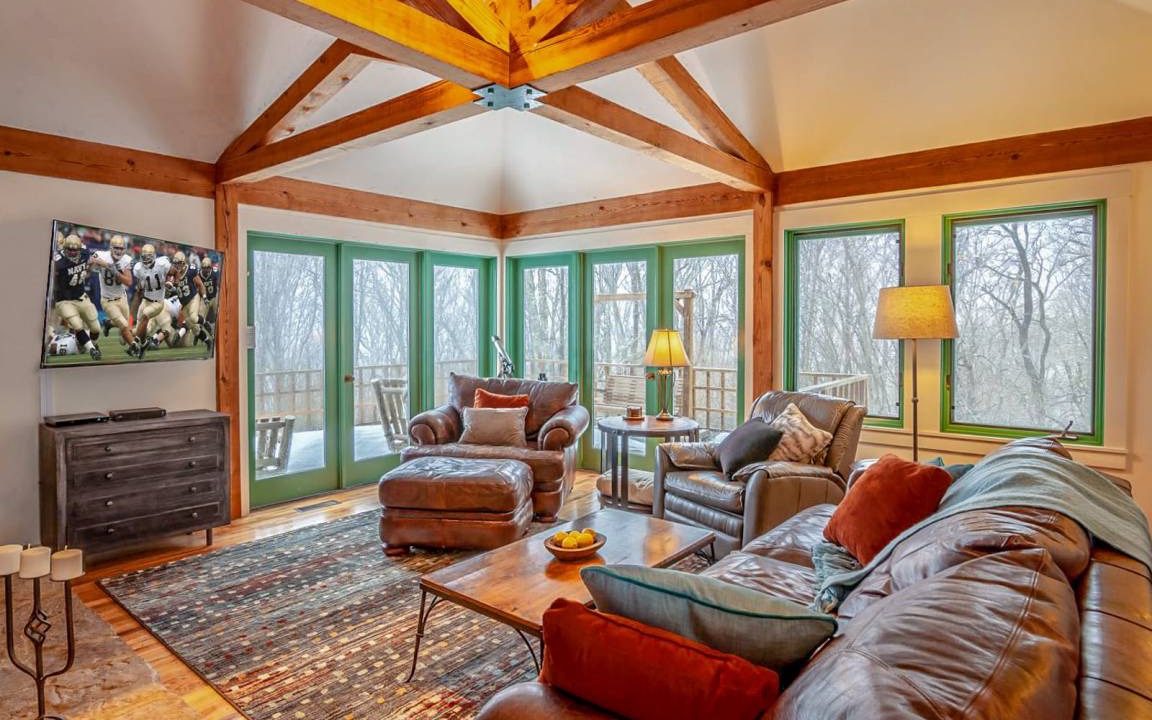 Photo of Livingroom in Seven Devils