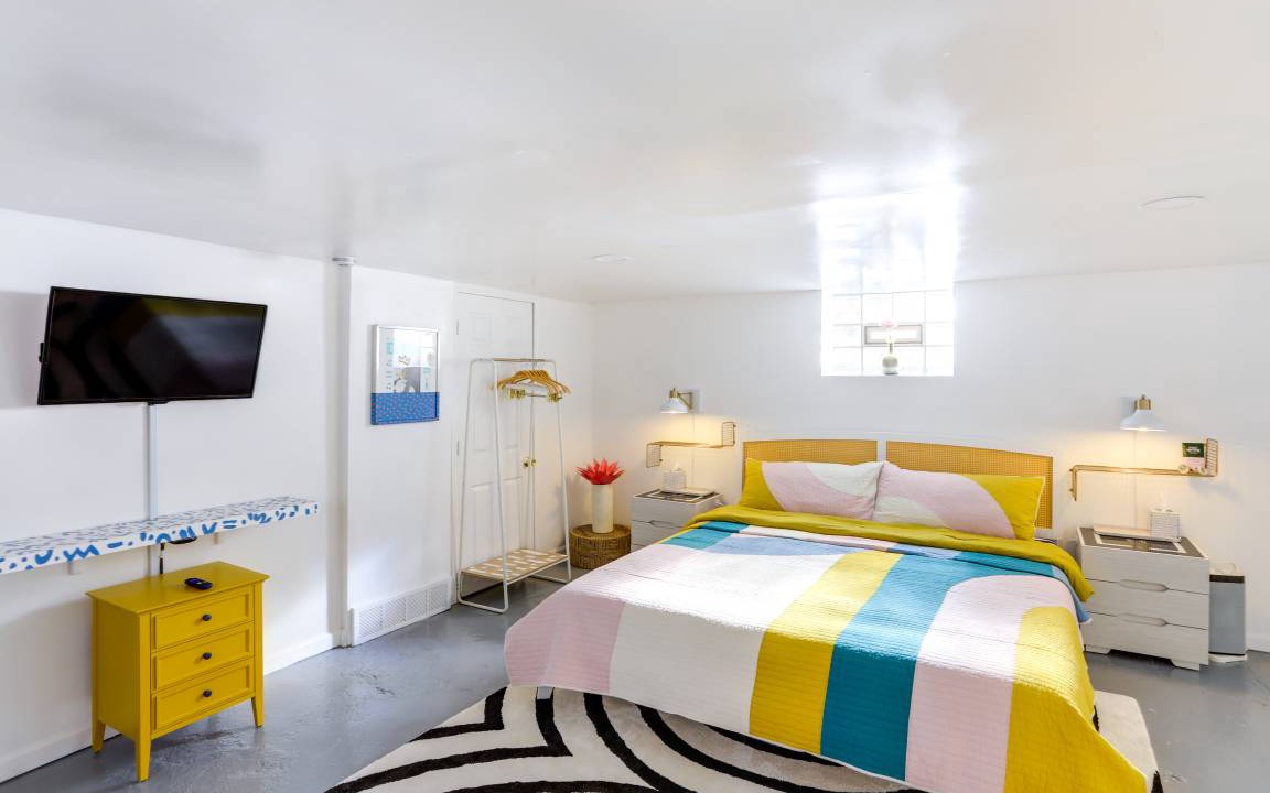 Photo of Bedroom in Detroit - Shoreway