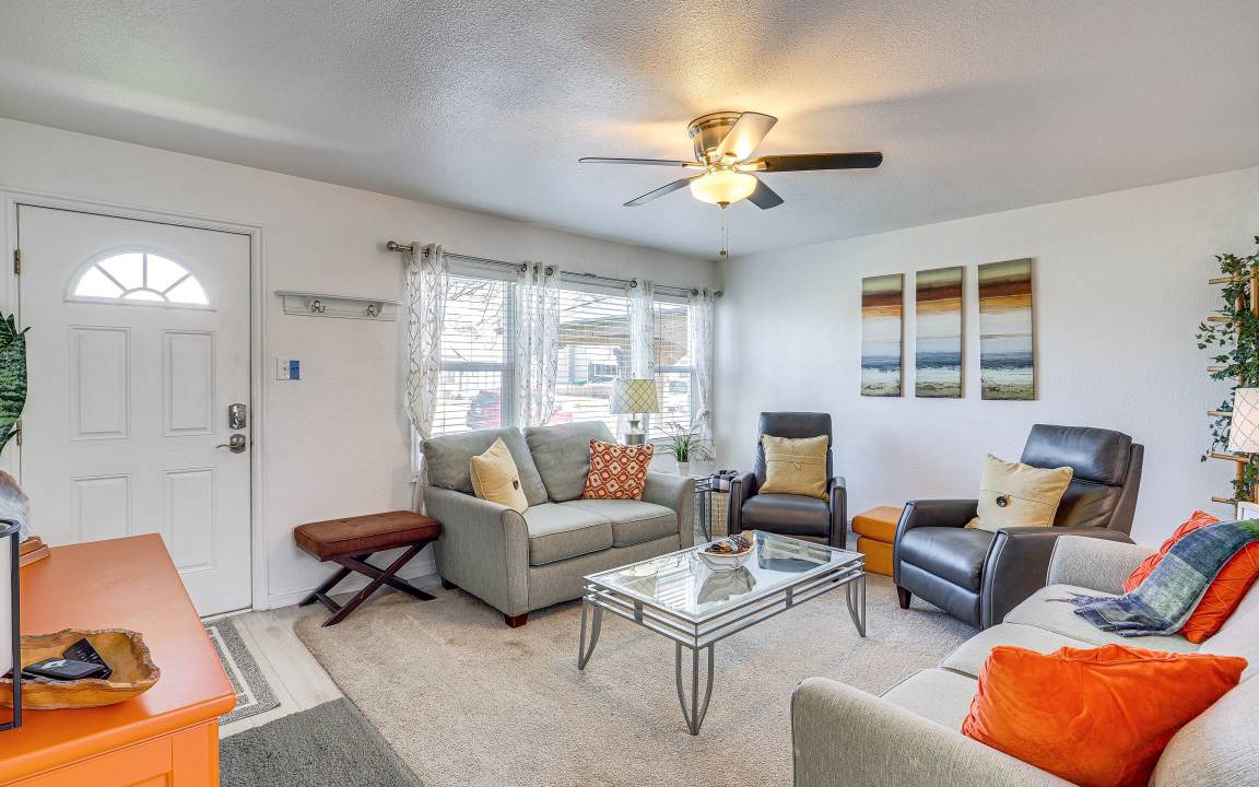 Photo of Livingroom in Utah County