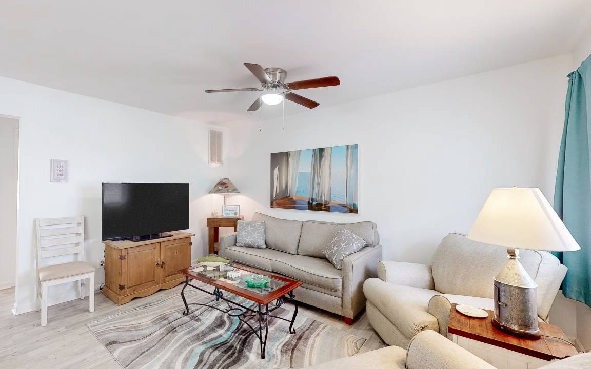 Photo of Livingroom in Caine Woods