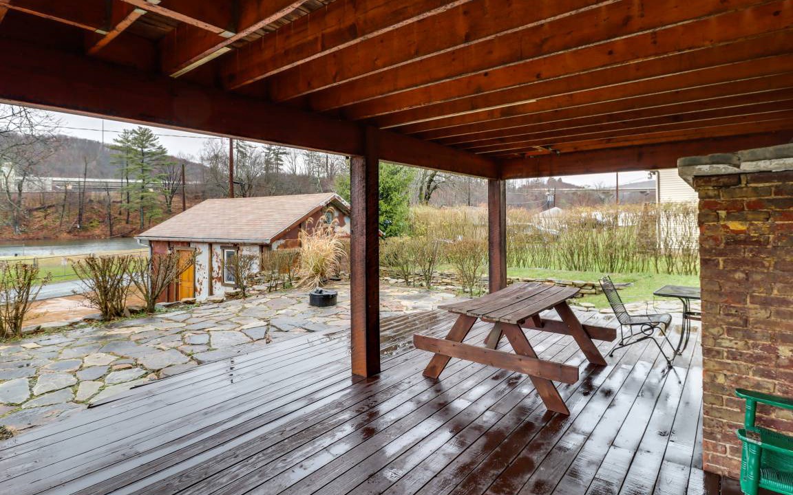 Photo of Patio Balcony in Parryville