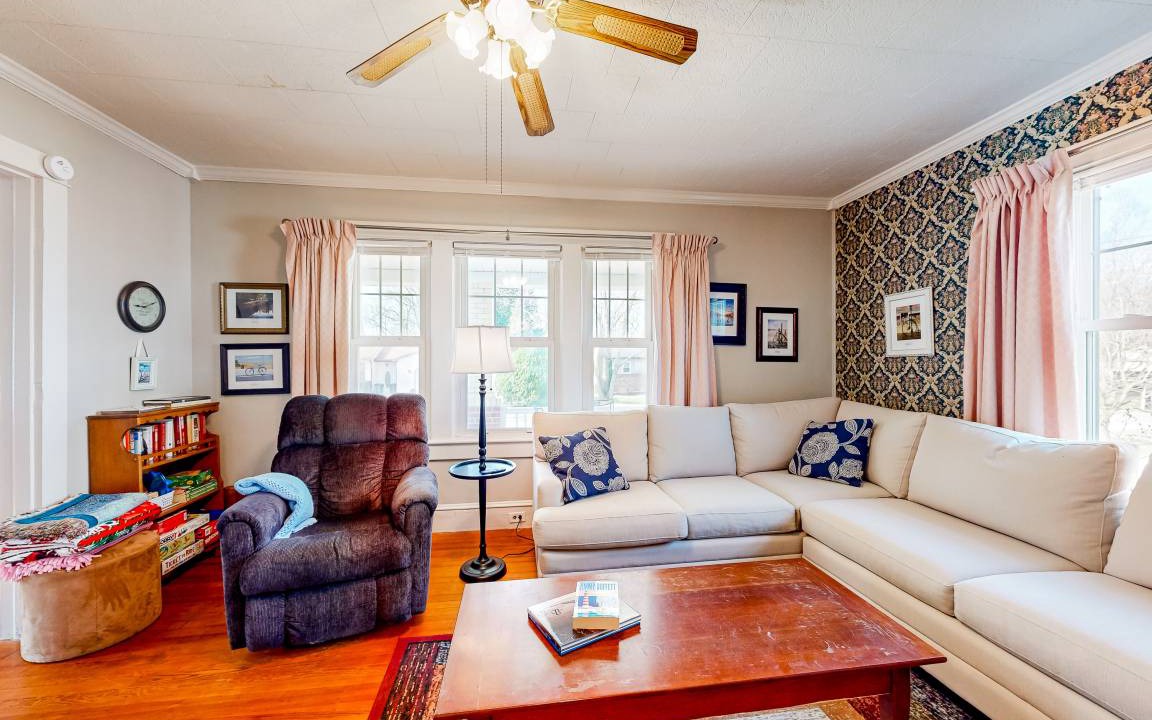 Photo of Livingroom in Hebron