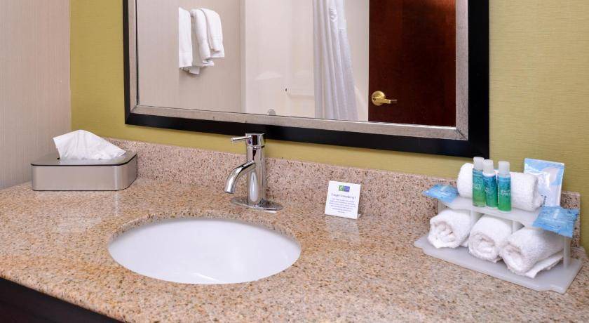Photo of Bathroom in North Lima