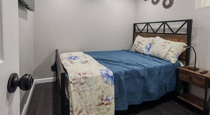 Photo of Bedroom in Weequahic
