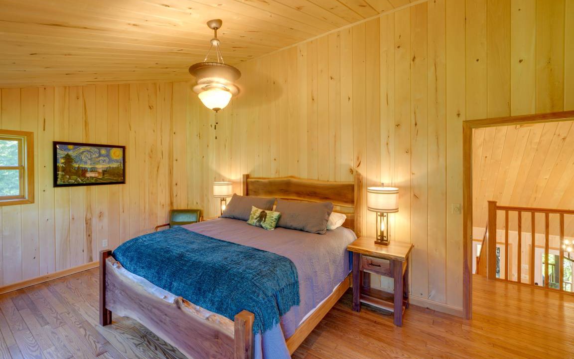 Photo of Bedroom in Marlinton