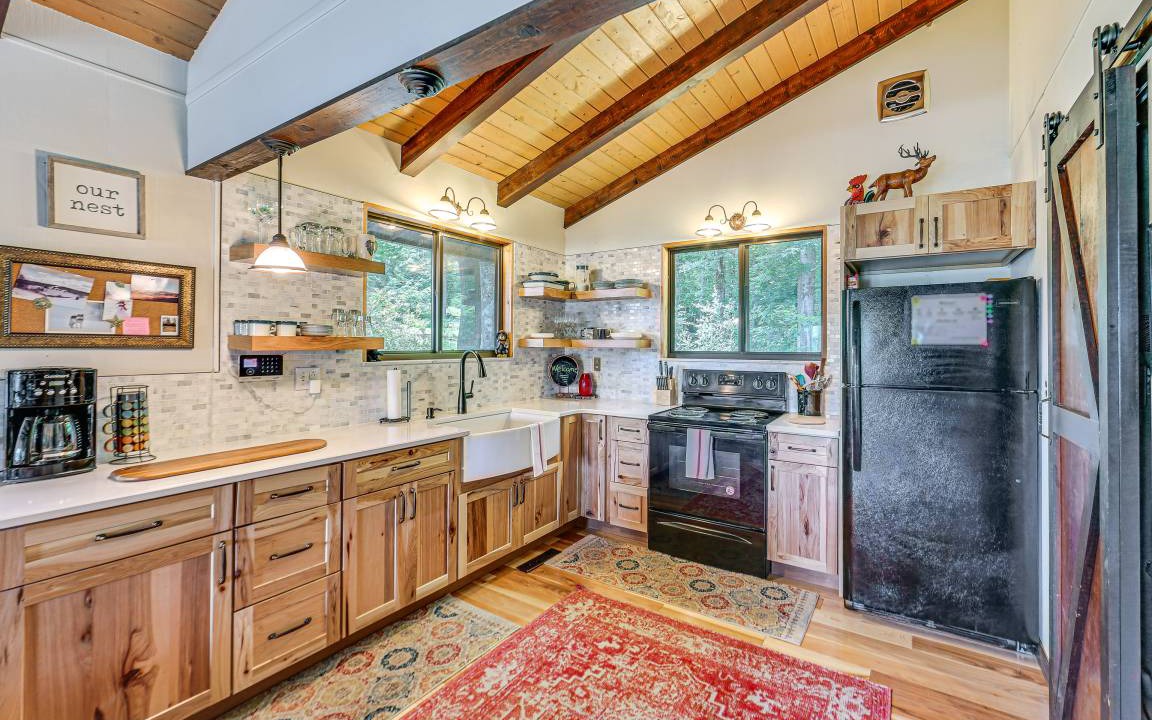 Photo of Kitchen in Alpine Lake