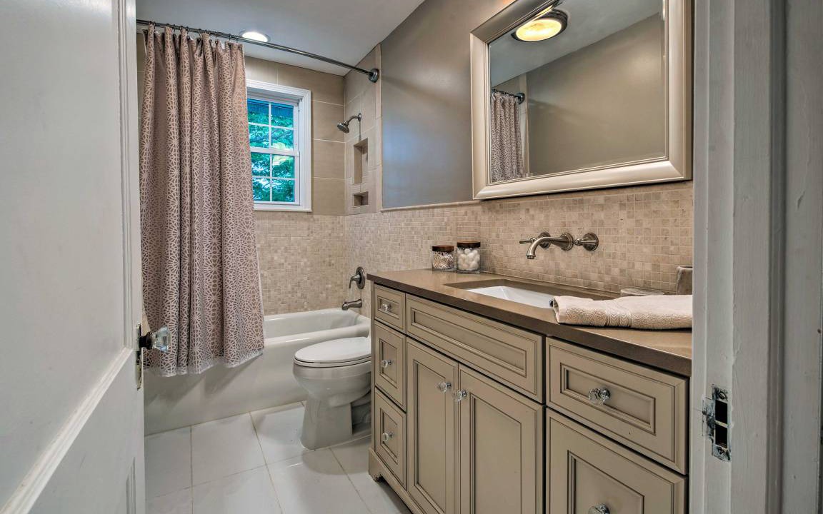 Photo of Bathroom in Shawanese