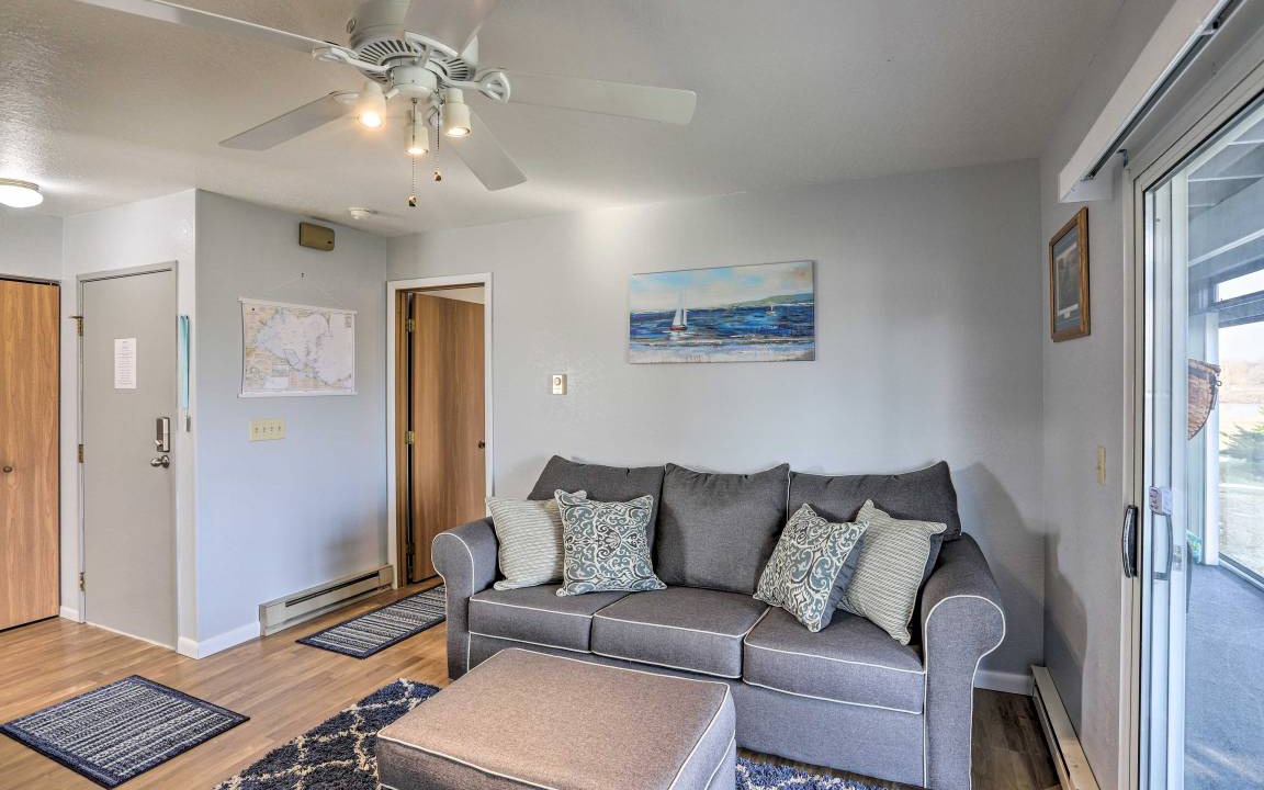 Photo of Livingroom in Oak Harbor