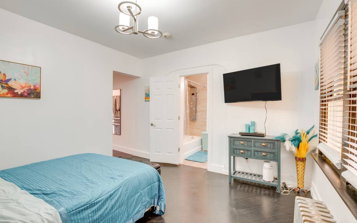 Photo of Bedroom in Weequahic