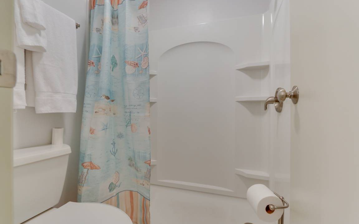 Photo of Bathroom in Oceanmarsh Subdivision