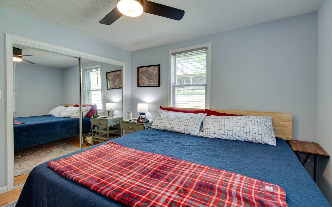 Photo of Bedroom in Calvert Beach-Long Beach