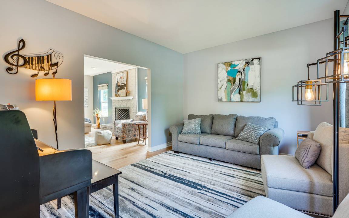Photo of Livingroom in Lewis Center