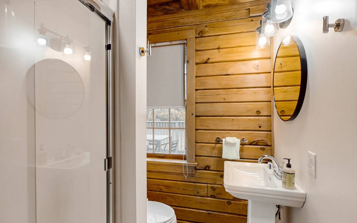 Photo of Bathroom in Town of Torrey