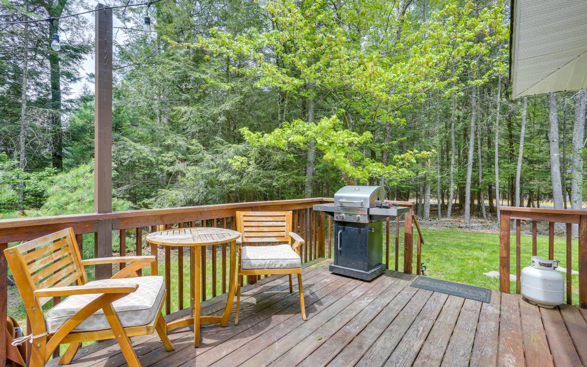 Photo of Patio Balcony in Swan Lake