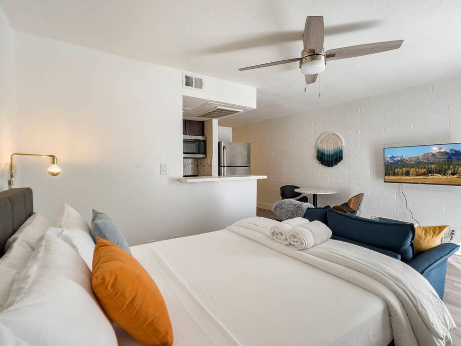 Photo of Bedroom in Evans Churchill