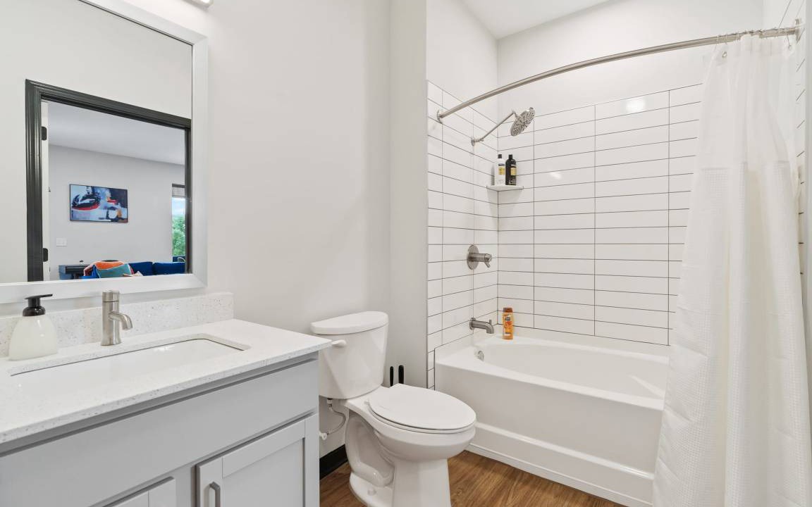 Photo of Bathroom in Lockerbie Square