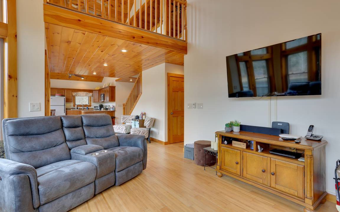 Photo of Livingroom in Hancock