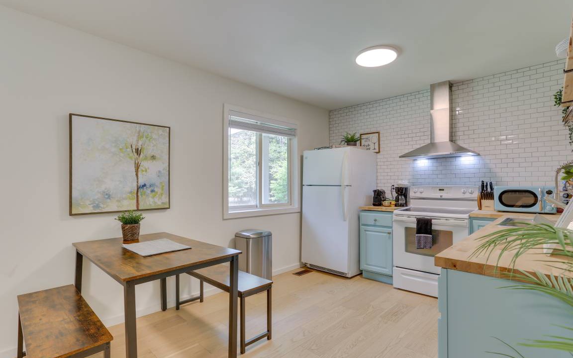 Photo of Kitchen in Swan Lake