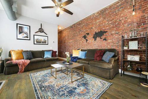 Photo of Livingroom in East Allegheny