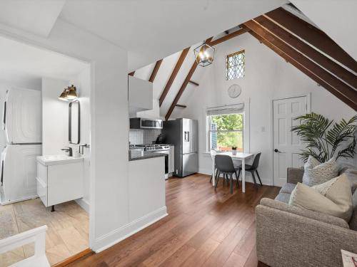 Photo of Livingroom in Shadyside