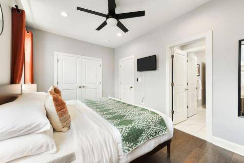 Photo of Bedroom in Lower Lawrenceville