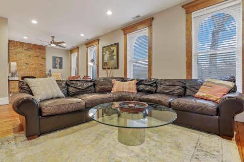 Photo of Livingroom in Victorian Village