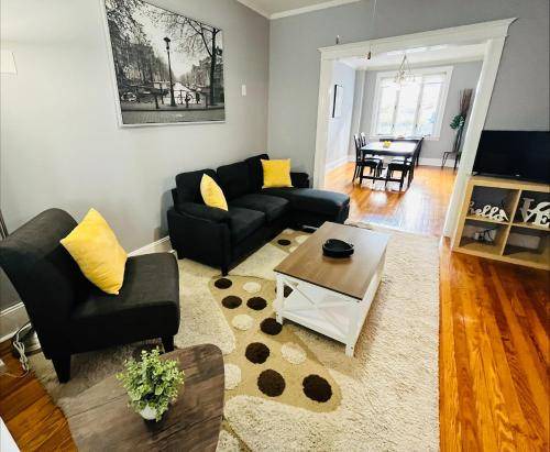 Photo of Livingroom in Fairview