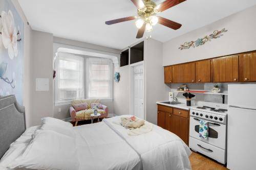 Photo of Bedroom in Gayborhood