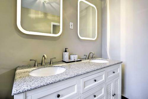 Photo of Bathroom in Keansburg
