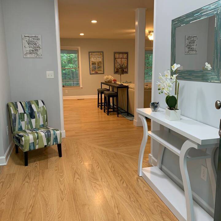 Photo of Livingroom in Chapel Hill