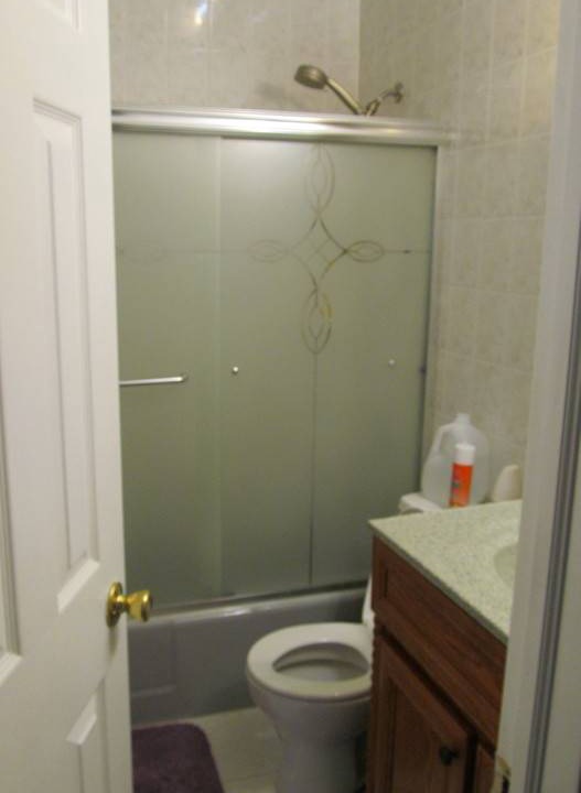 Photo of Bathroom in Kendall Park