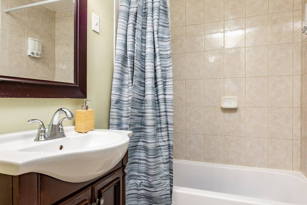 Photo of Bathroom in Bluemont