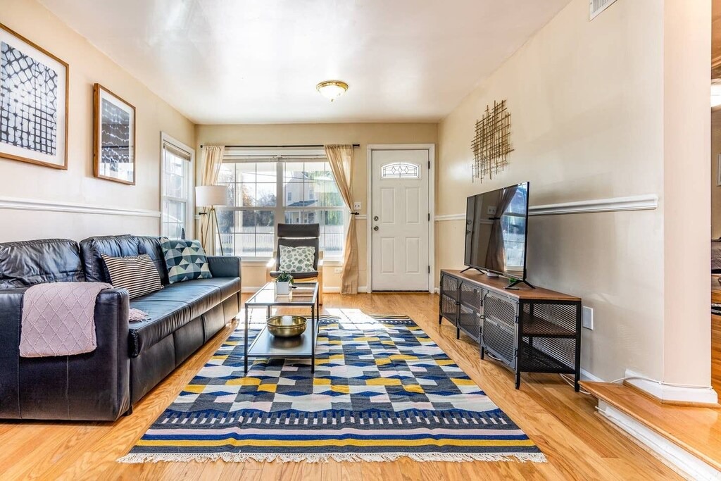 Photo of Livingroom in Bluemont