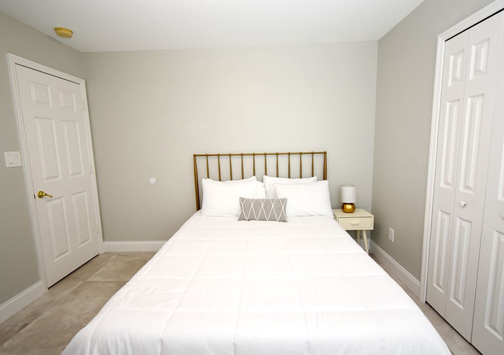 Photo of Bedroom in Greater Groves