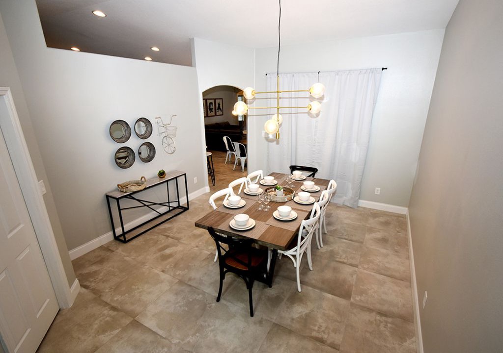 Photo of Livingroom in Greater Groves
