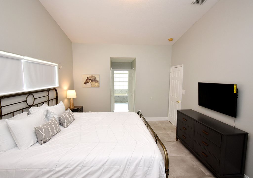 Photo of Bedroom in Greater Groves