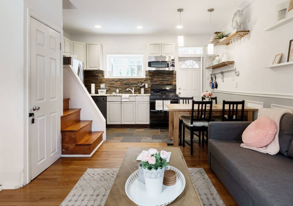Photo of Livingroom in Gayborhood