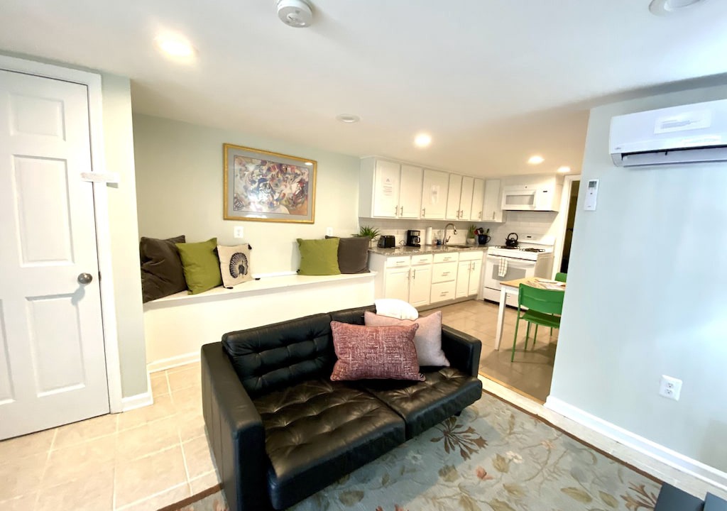 Photo of Livingroom in Near Northeast