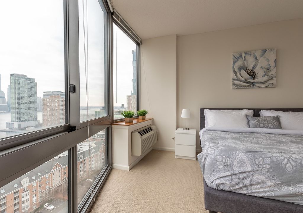 Photo of Bedroom in Hudson Exchange