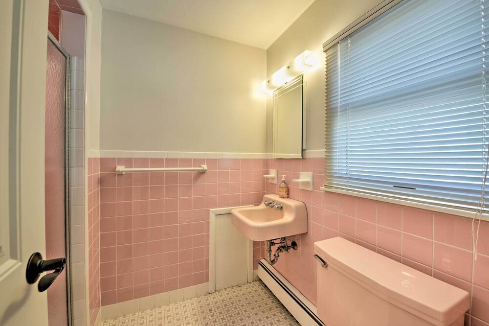 Photo of Bathroom in Margate City