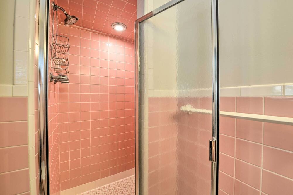 Photo of Bathroom in Margate City
