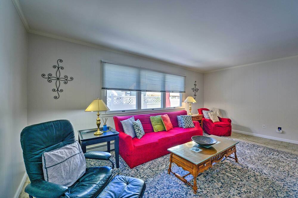 Photo of Livingroom in Margate City