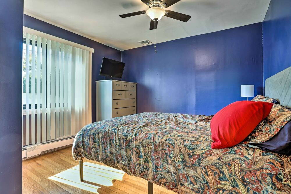 Photo of Bedroom in Teaneck