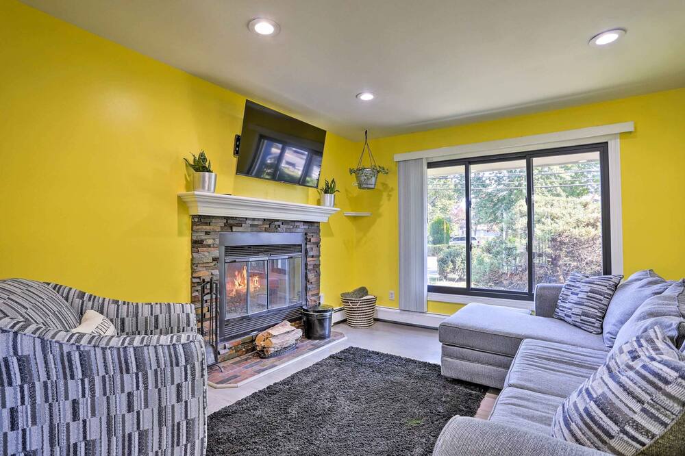 Photo of Bedroom in Teaneck