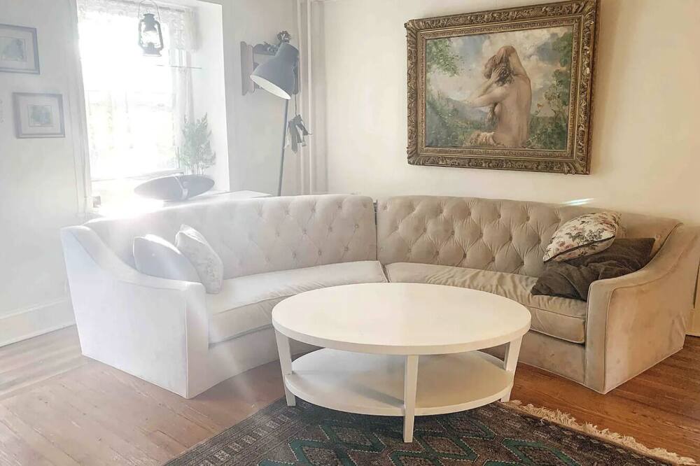 Photo of Livingroom in Washington Crossing