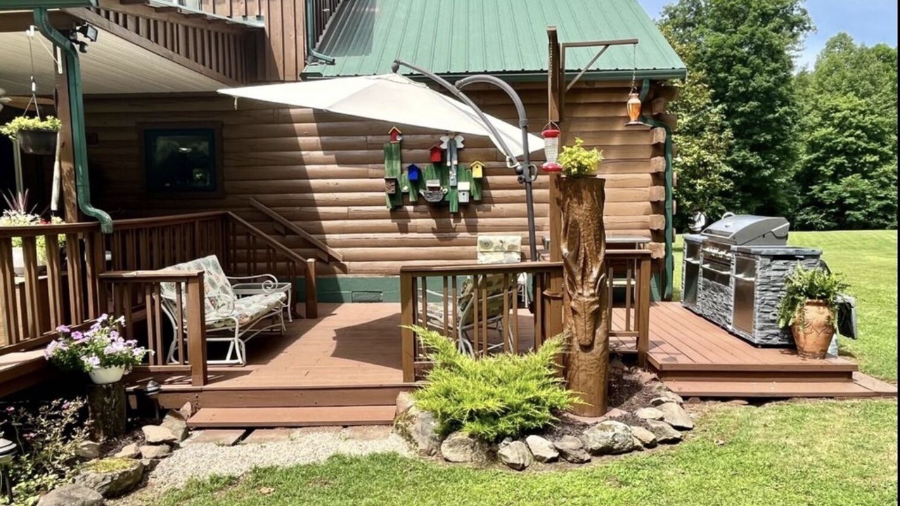 Photo of Outdoor in Left Hand
