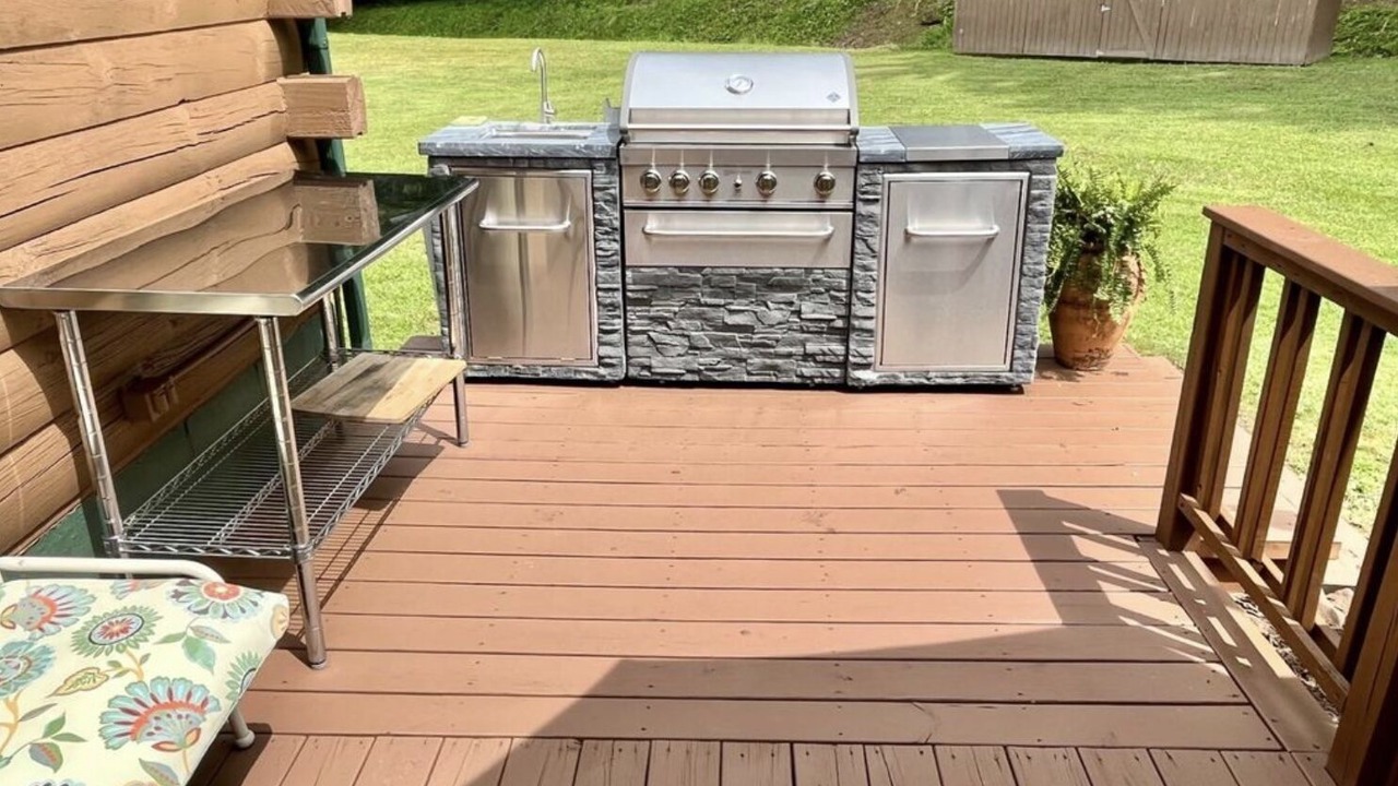 Photo of Outdoor in Left Hand