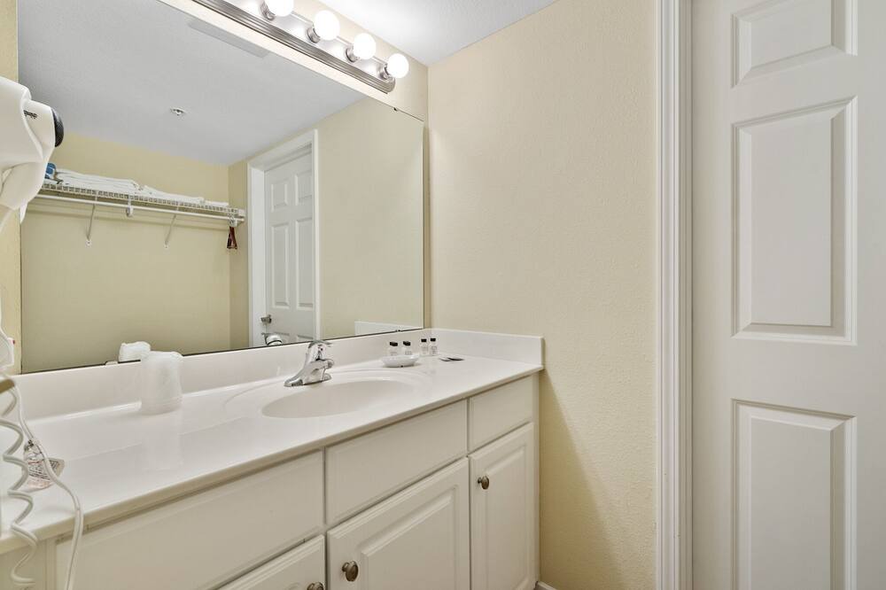Photo of Bathroom in Kelleys Island