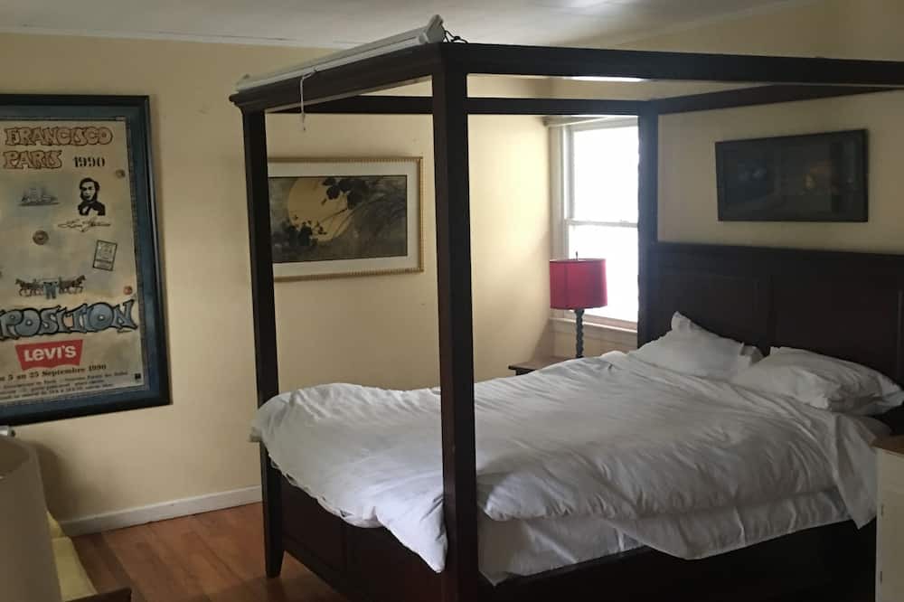 Photo of Bedroom in Milford